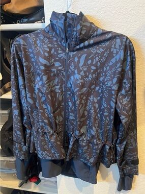 Sweaty Betty Blue and Navy Leaf-Print Bomber Jacket